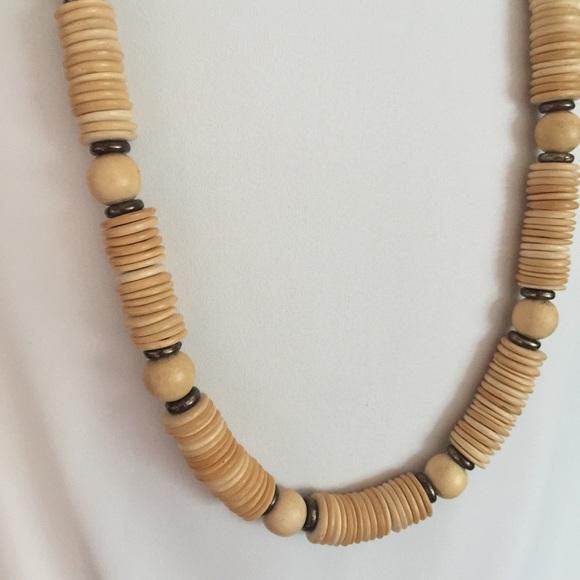 Beautiful Vintage Beaded Necklace - Picture 6 of 13